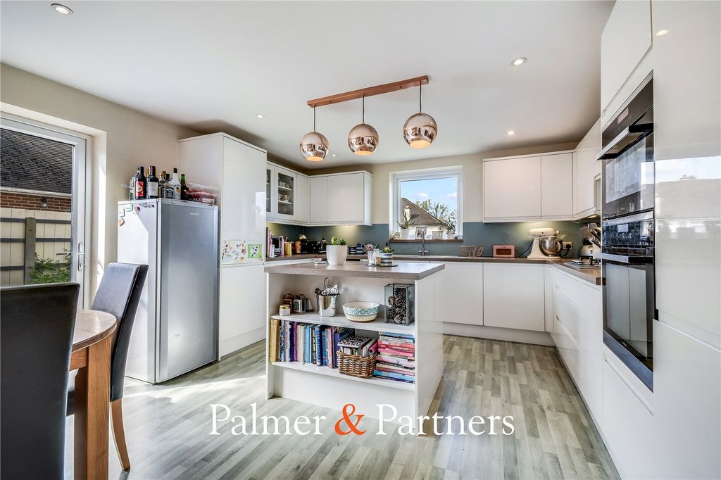 Property photo 2 of 22 Picture No. 26