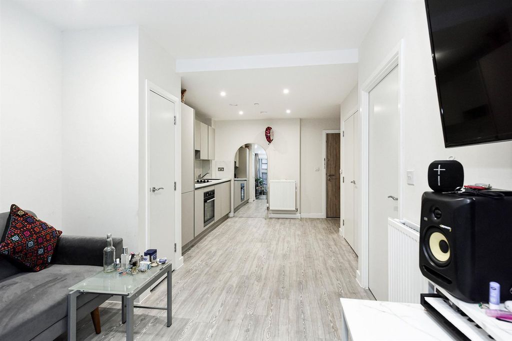 Property photo 3 of 15 Living1.Jpg