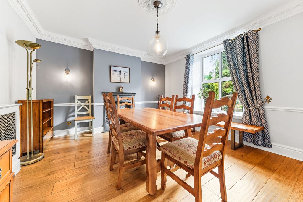 Property photo 2 of 36