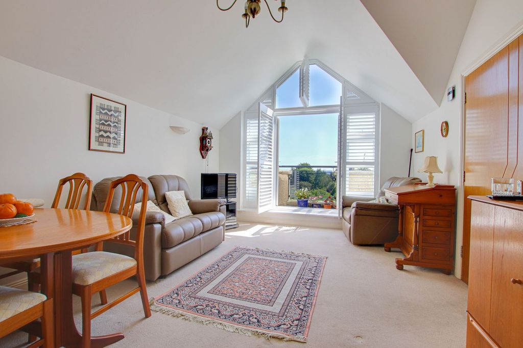 2 bed flat for saleKeyhaven Road, Milford On Sea, Lymington SO41
