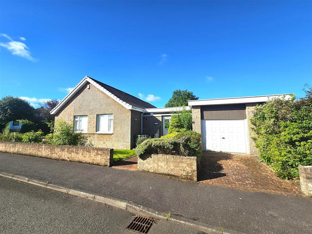 Property photo 3 of 27