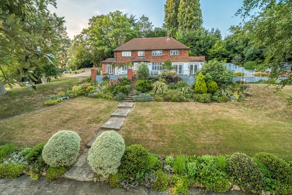 Property photo 1 of 33 Garden