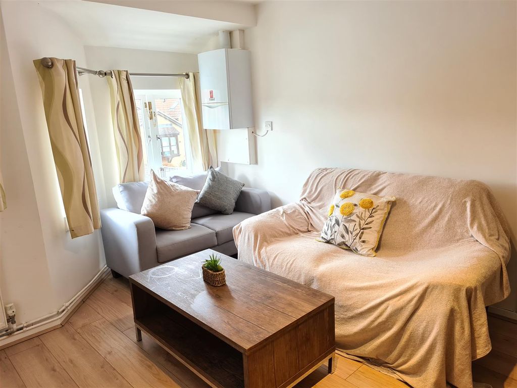 Property photo 1 of 10 Fl 18 Living Area B.Jpg