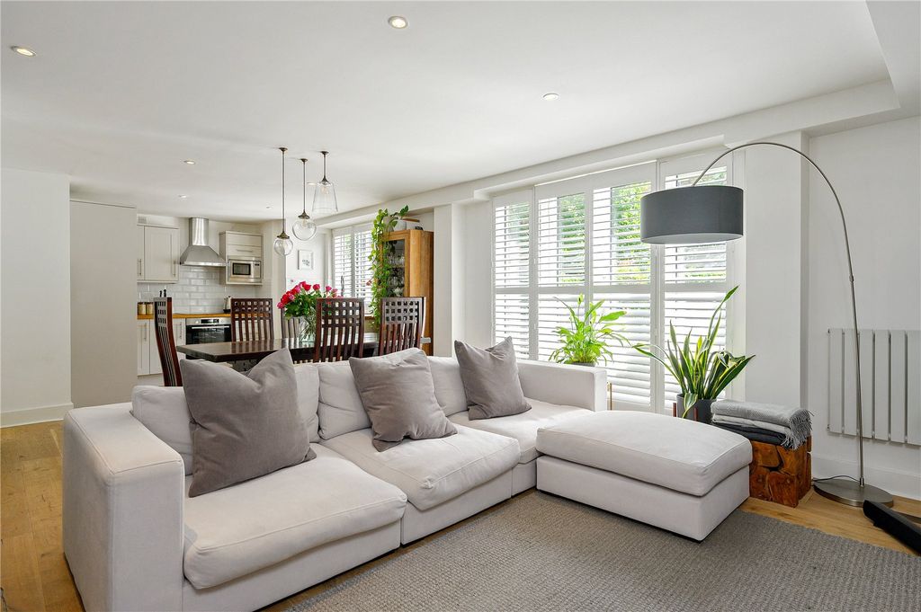 Property photo 1 of 12 Reception Room