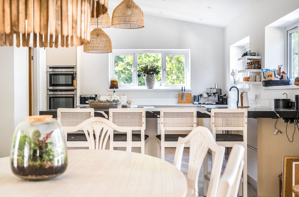 Property photo 1 of 18 Breakfast Room