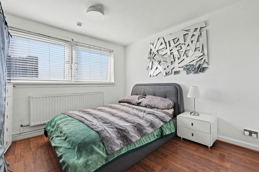 Property photo 2 of 15 Photos For Theo_7.Jpg