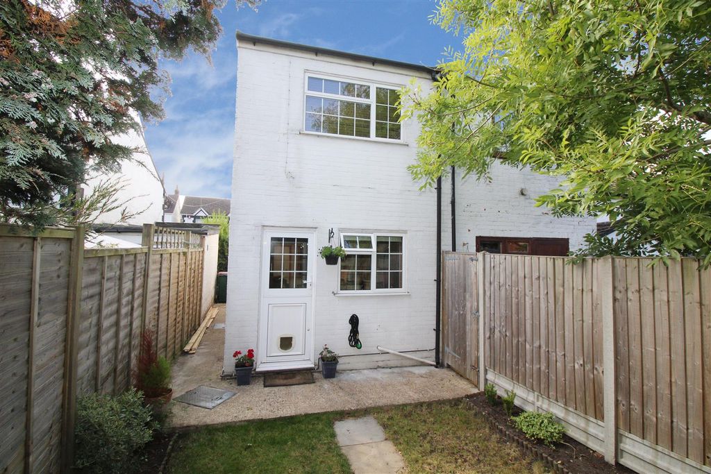 Property photo 3 of 3