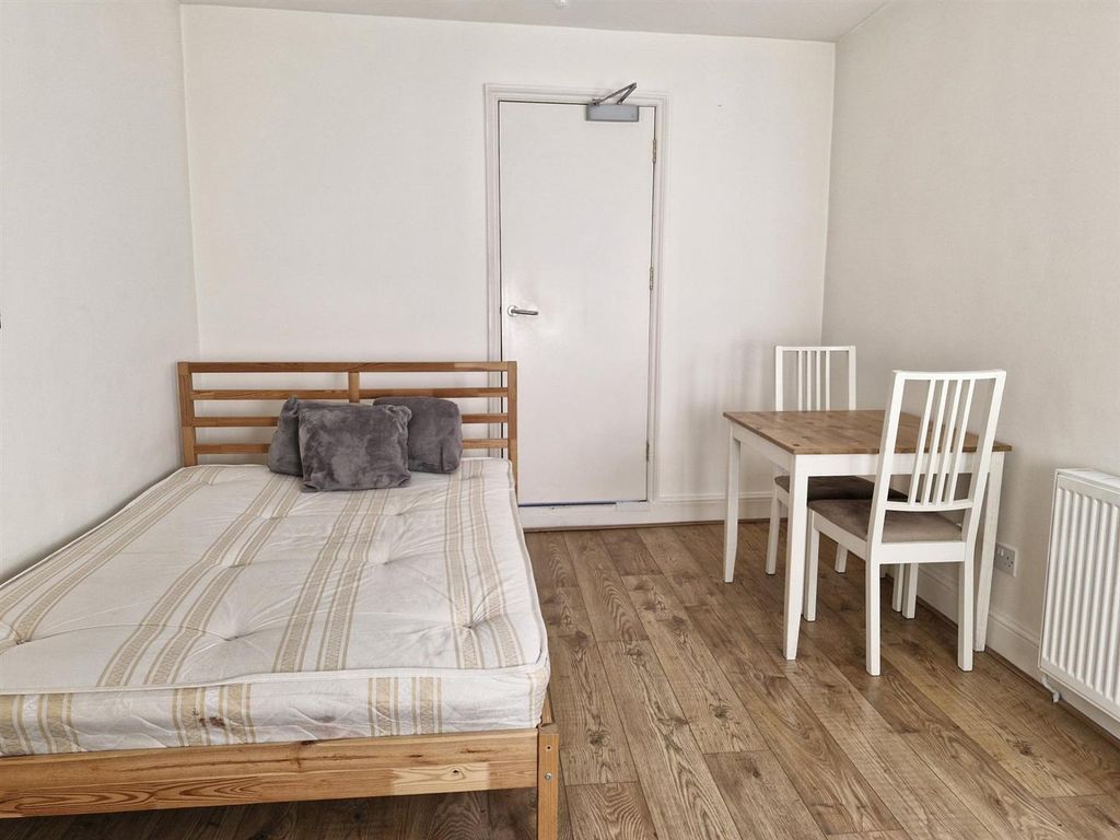 Property photo 2 of 9 20251210_130504.Jpg