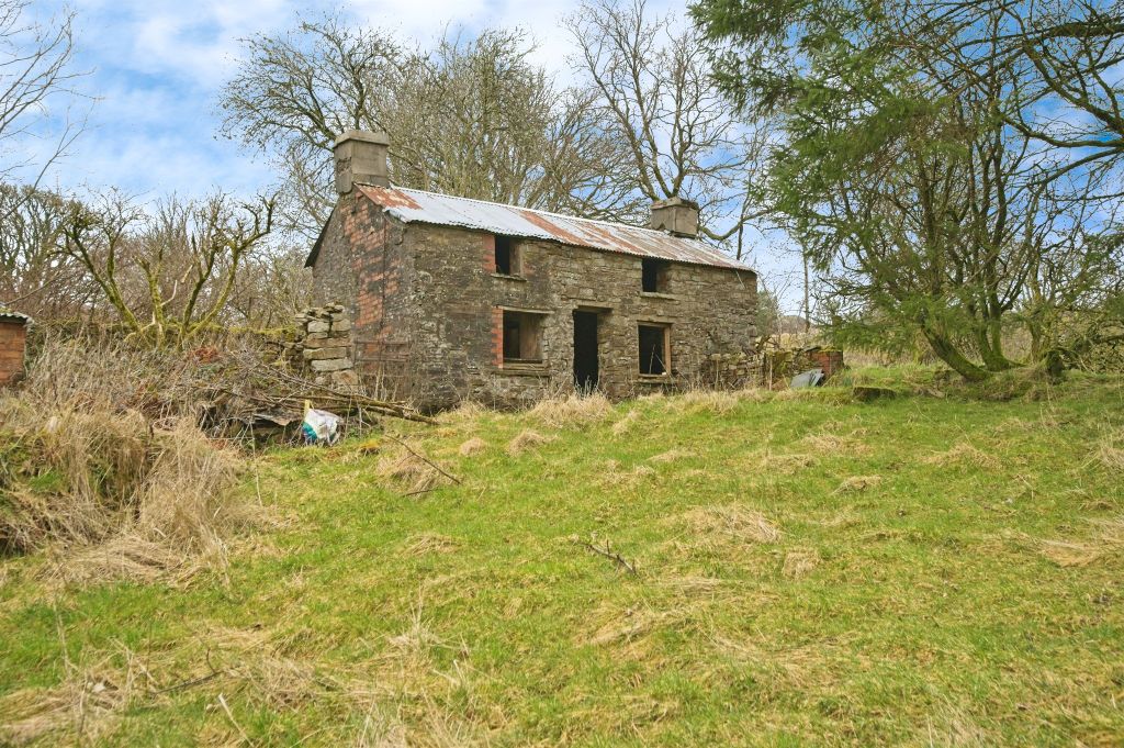 Property photo 2 of 33