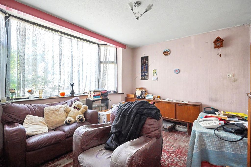 Property photo 3 of 18