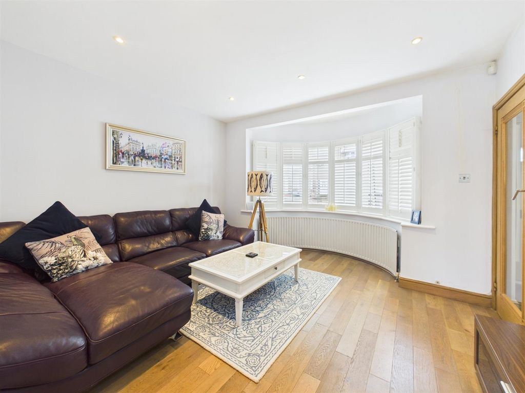 Property photo 2 of 14 7A8206110Ad14Cbcbc4Fc986cd5Bf83E_100_Cam05080G0-Pr