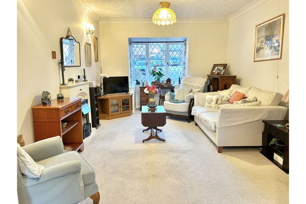 Property photo 3 of 30 Sitting Room