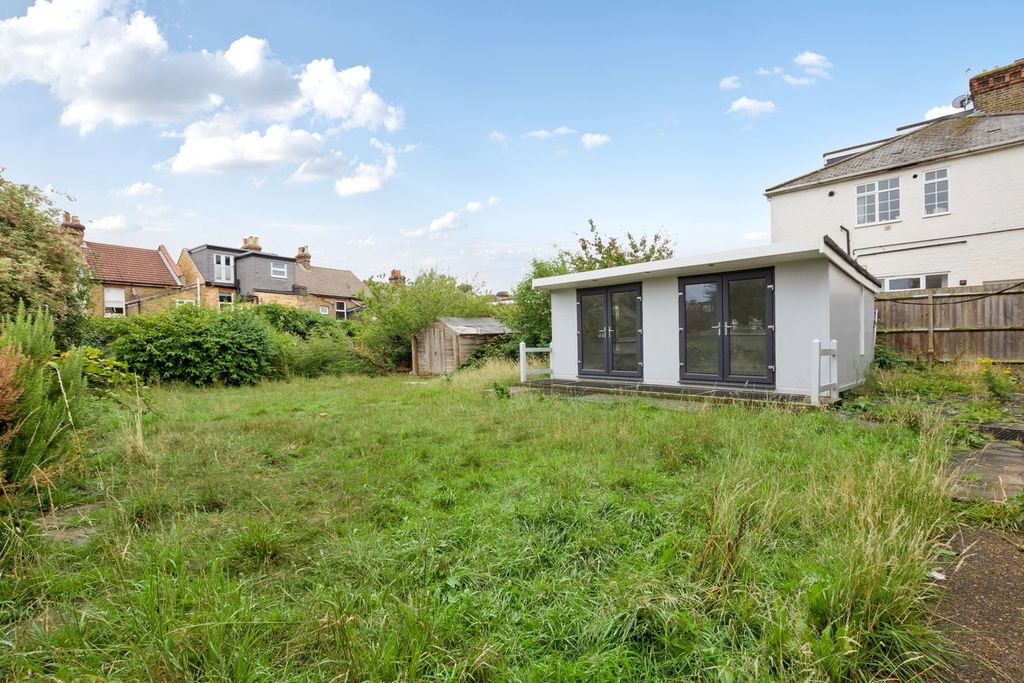 Property photo 3 of 24