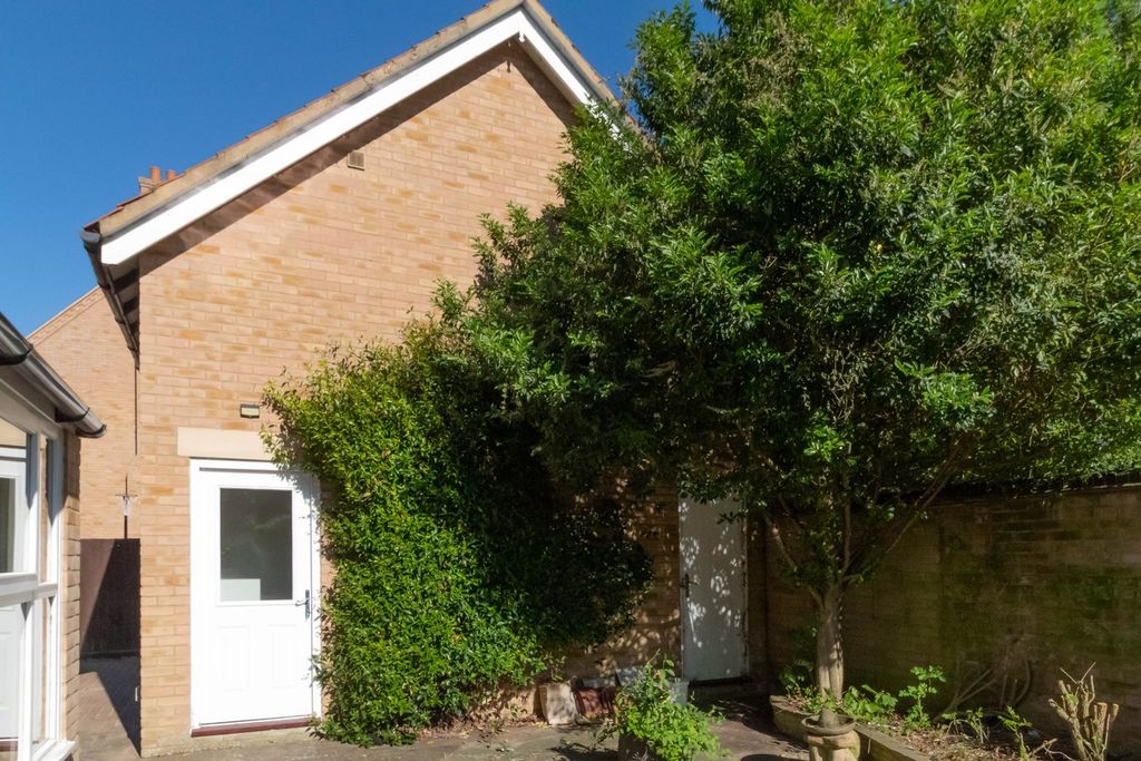 Property photo 1 of 6
