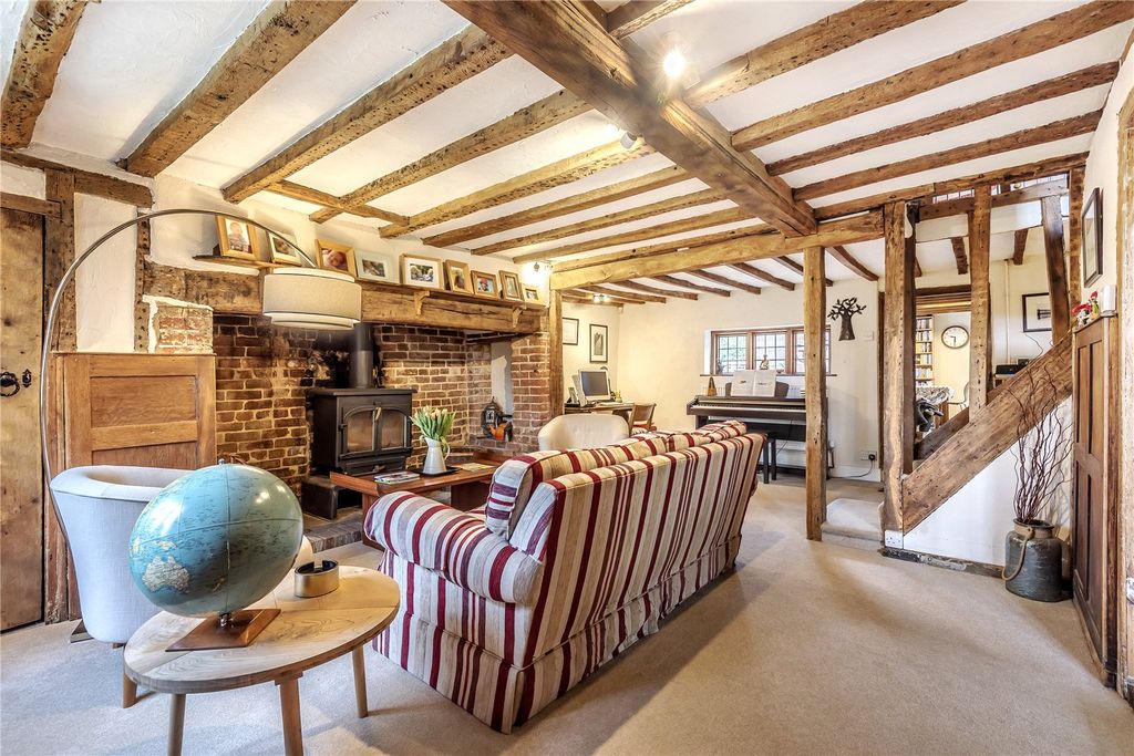 Property photo 3 of 9 Reception