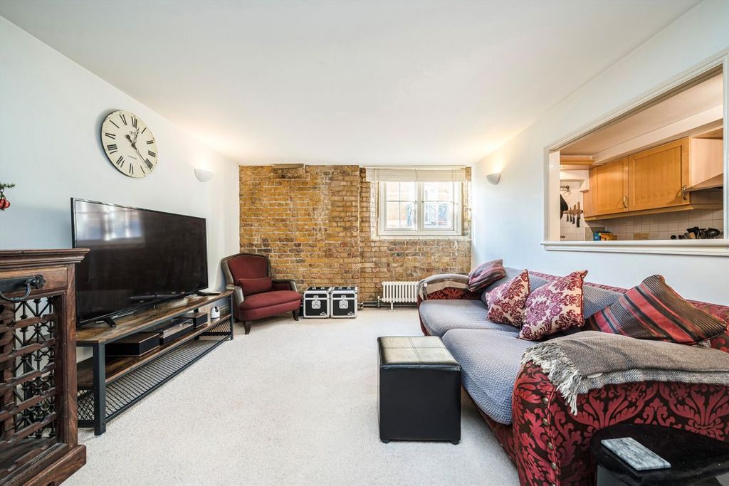 Property photo 3 of 11