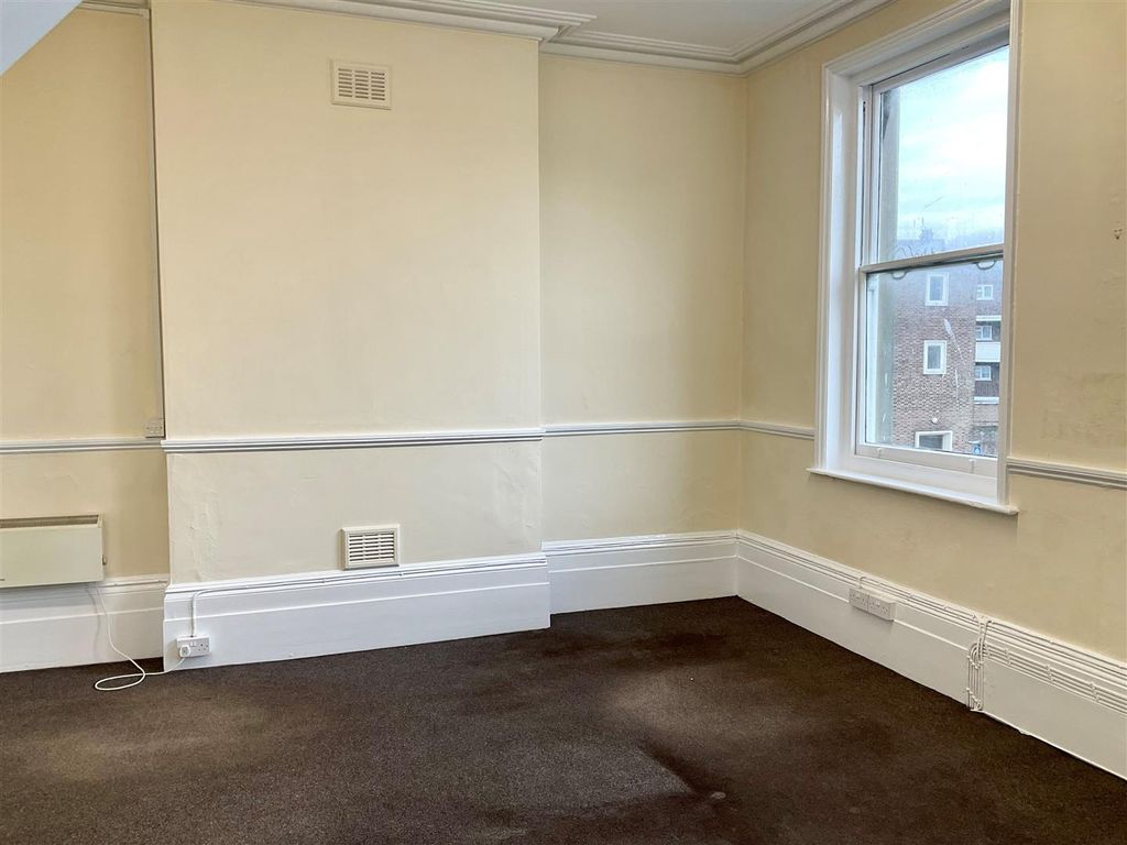 Property photo 3 of 10 2.Jpg