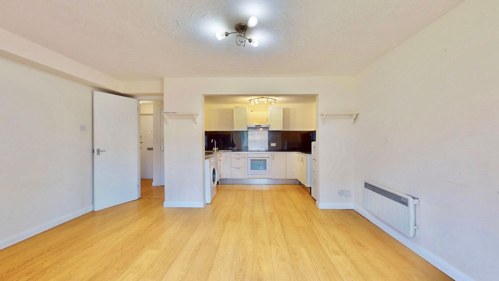 Property photo 2 of 6