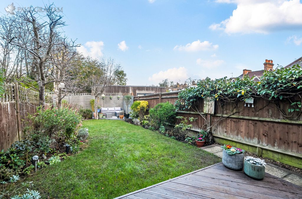 Property photo 3 of 28 84c26A37-E243-4B4d-Bb1E-8E014Bcb5B07