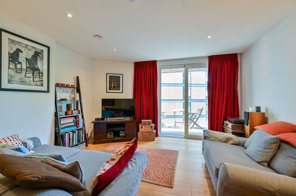 Property photo 3 of 24