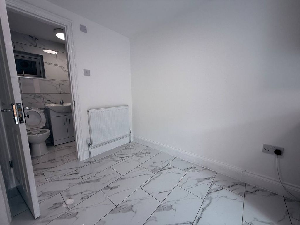 Property photo 2 of 16 Gallery