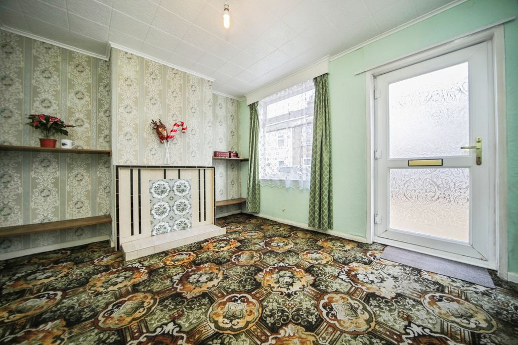 Property photo 2 of 19 Pbox-Img.Jpg