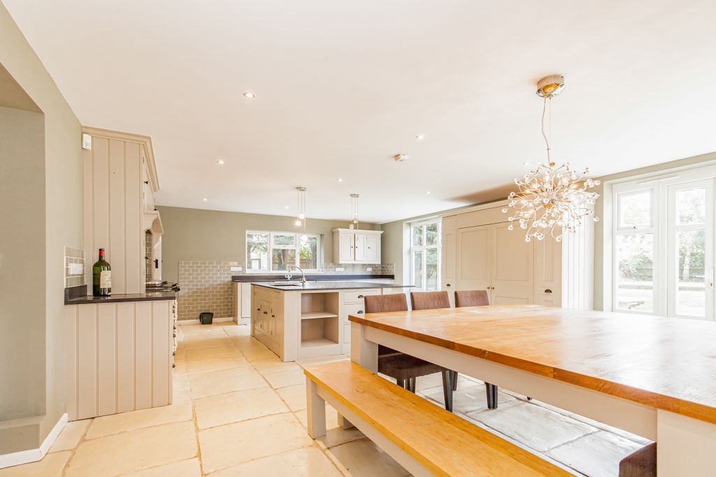 Property photo 3 of 8 138132