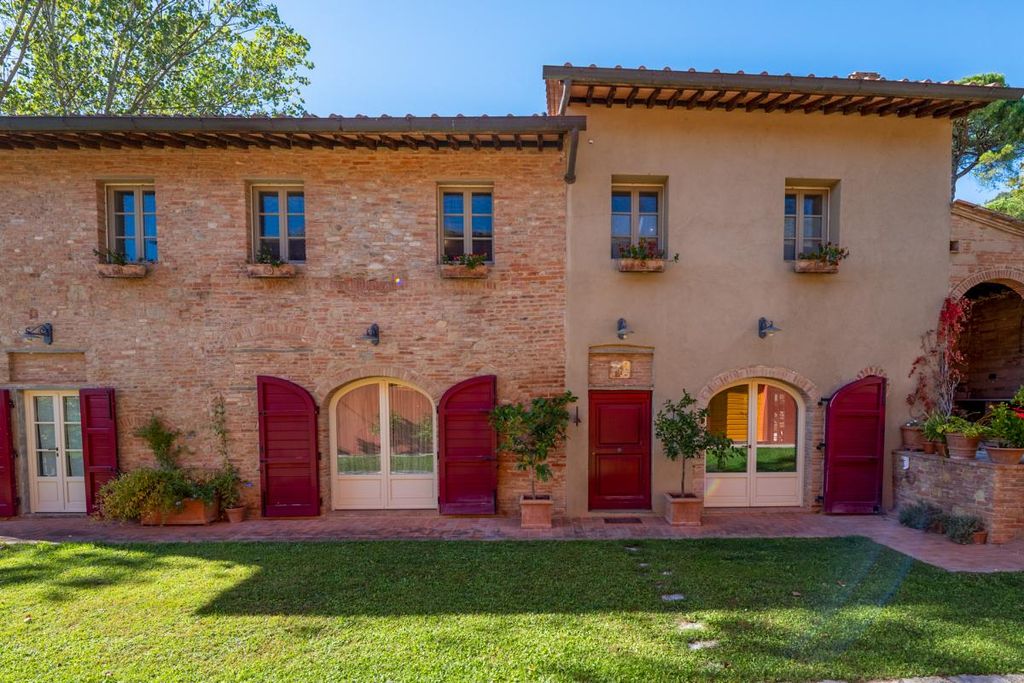 Property photo 2 of 40