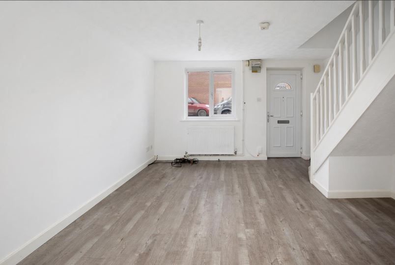 Property photo 3 of 11