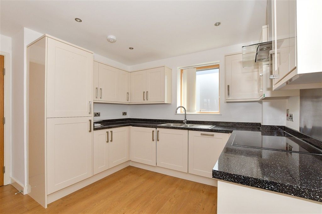 Property photo 2 of 12 Lounge/Kitchen
