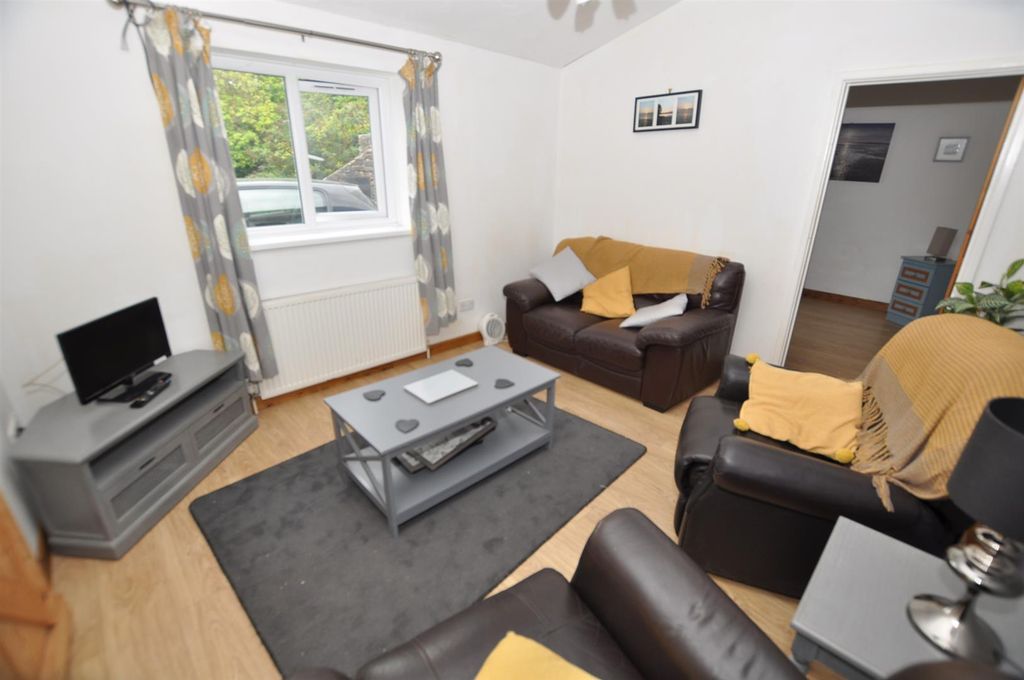 Property photo 3 of 9 Lounge