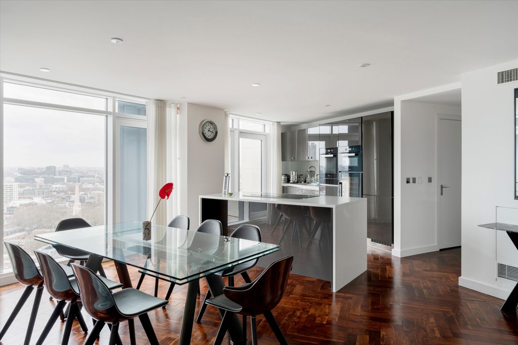 Property photo 2 of 26 Image