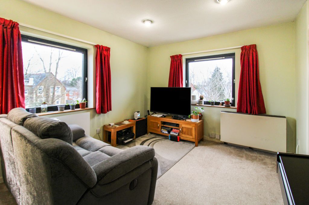 Property photo 2 of 8