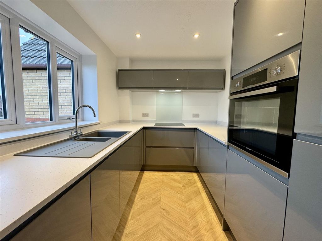 Property photo 2 of 16 Kitchen