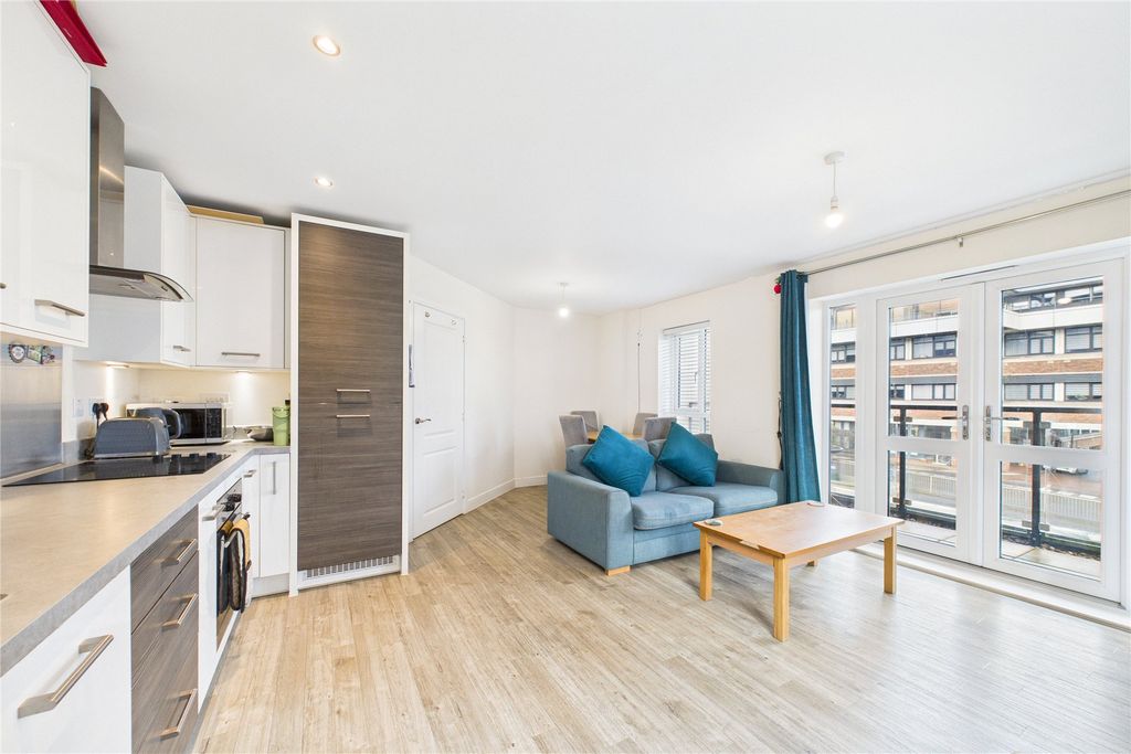 Property photo 3 of 8 Picture No. 16