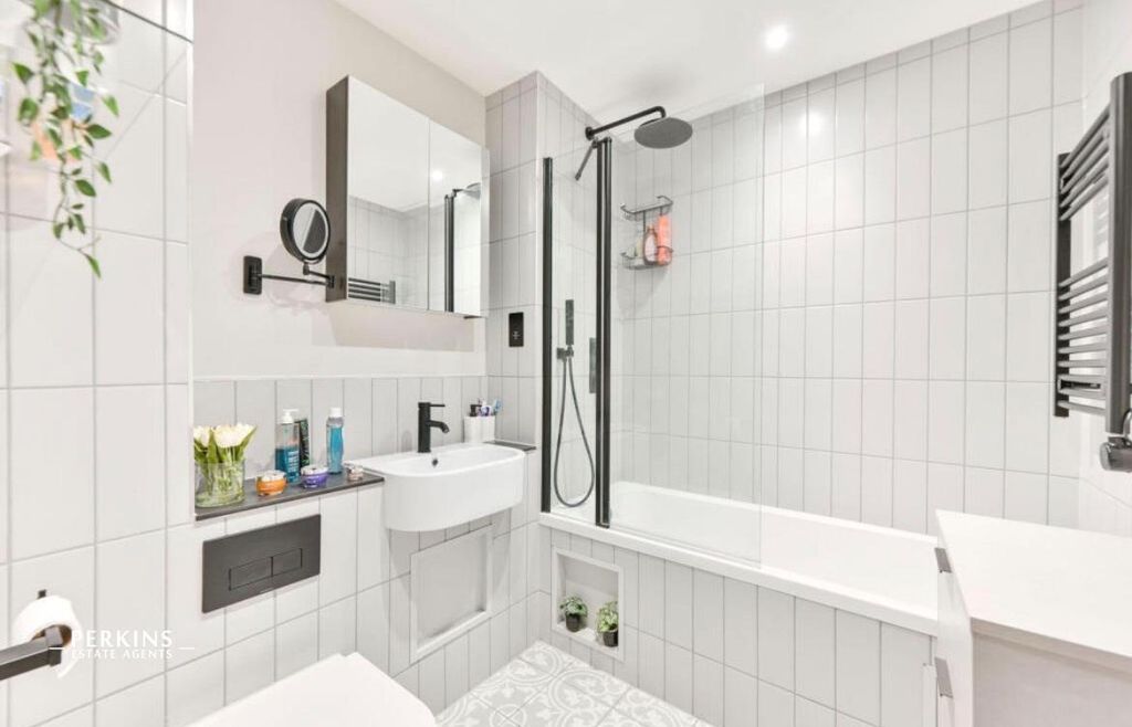 Property photo 2 of 13 Bath.Jpg