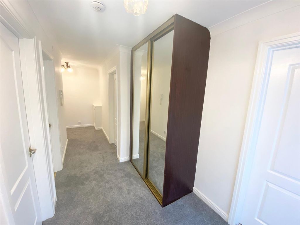 Property photo 3 of 15 Hallway