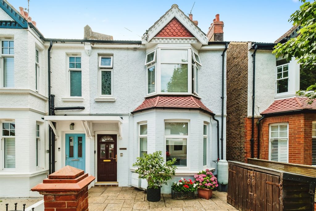 Property photo 1 of 16