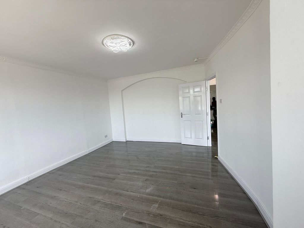 Property photo 2 of 26