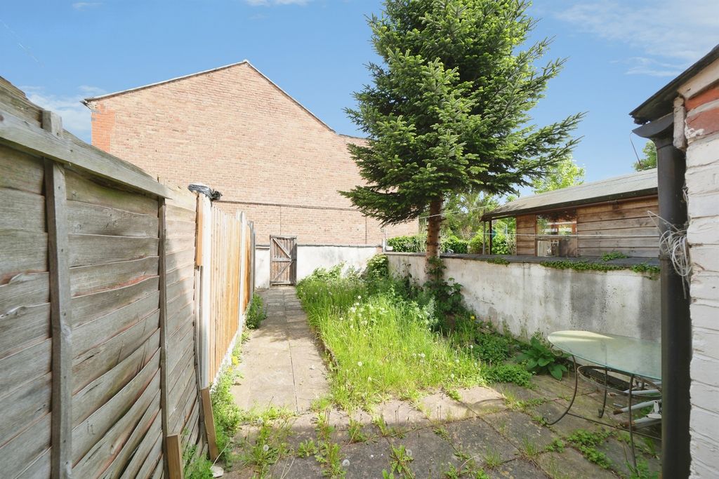 Property photo 2 of 20