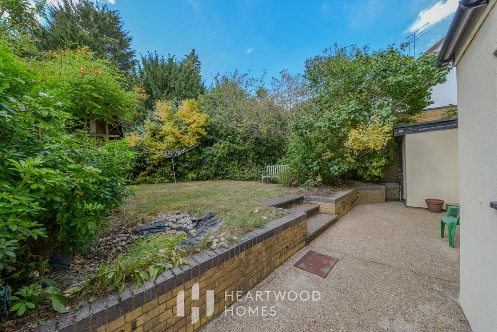 Property photo 2 of 27