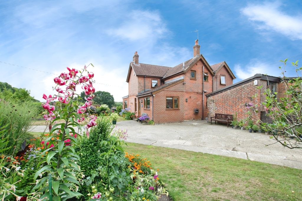 Property photo 3 of 34