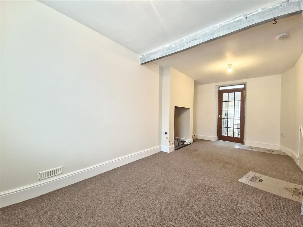 Property photo 3 of 8 1000035619.Jpg