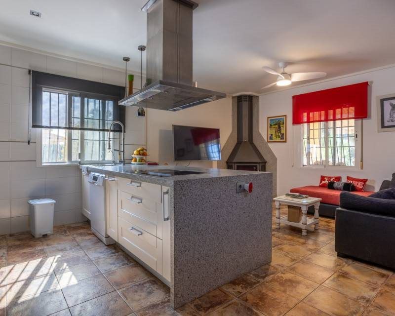 Property photo 2 of 50