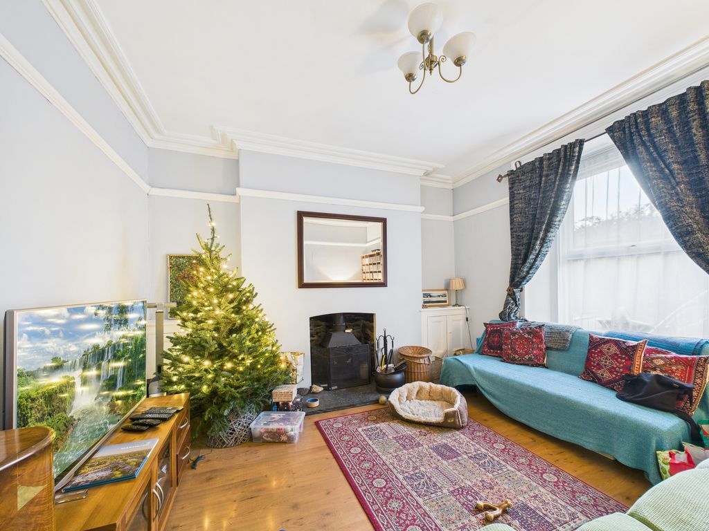 Property photo 2 of 34