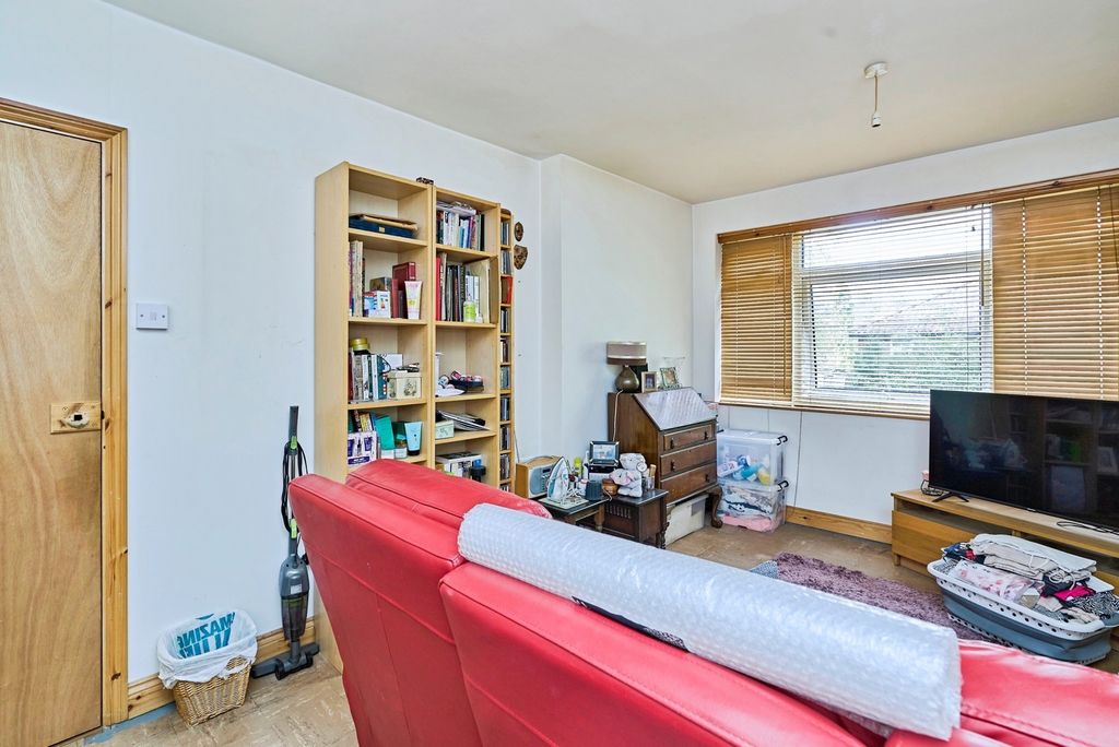 Property photo 3 of 11 Pbox-Img.Jpg