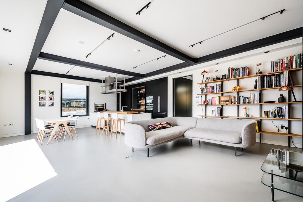 Property photo 2 of 26