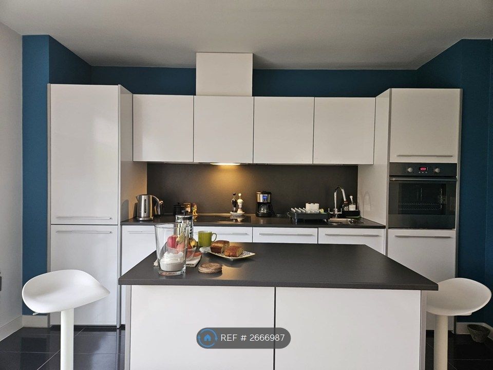 Property photo 2 of 11 Kitchen