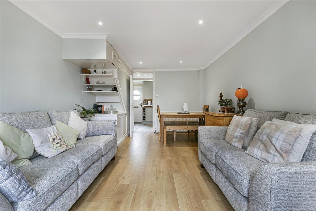 Property photo 3 of 10 12_75641.Jpg