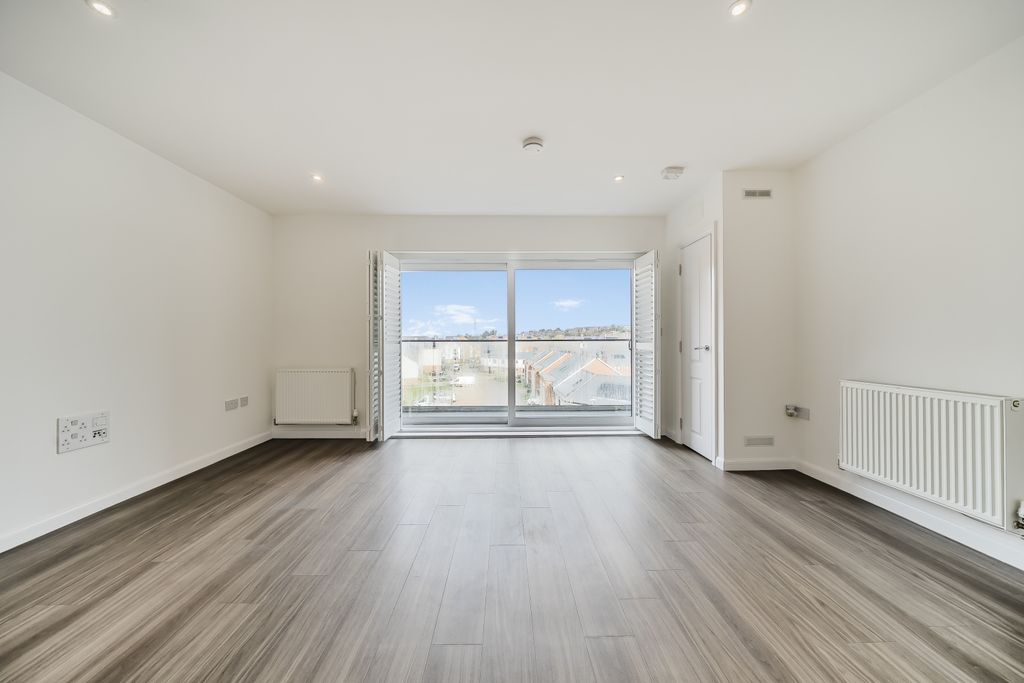 Property photo 3 of 12 Reception